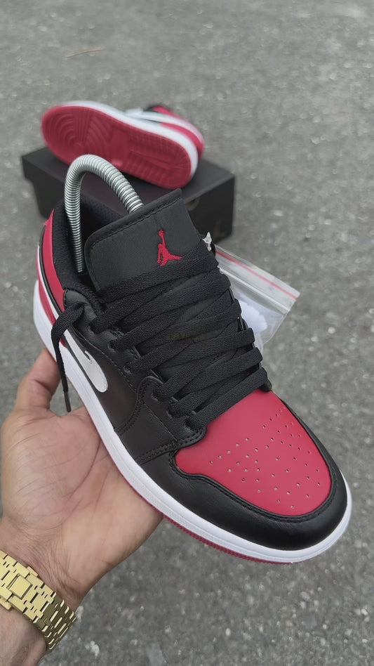Air Jordan 1 Low “Bred Toe” 🎸