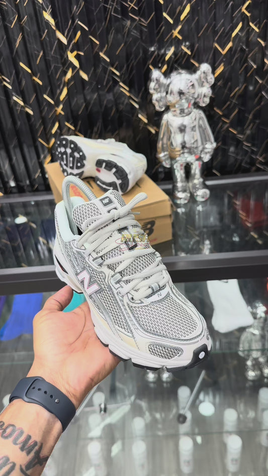 New Balance 740 👻