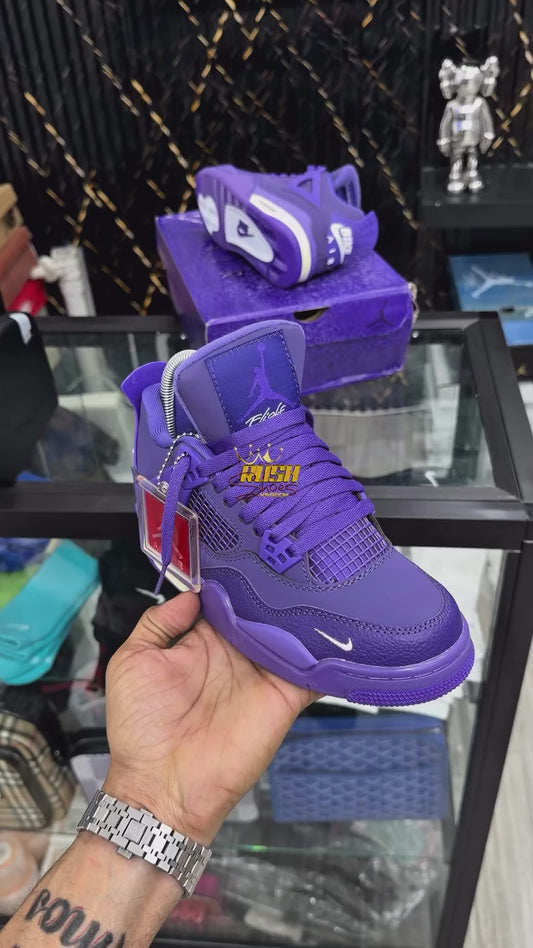 Air Jordan 4 Retro  ☂️