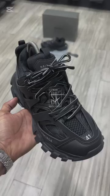 Balenciaga Tracks 🏴‍☠️